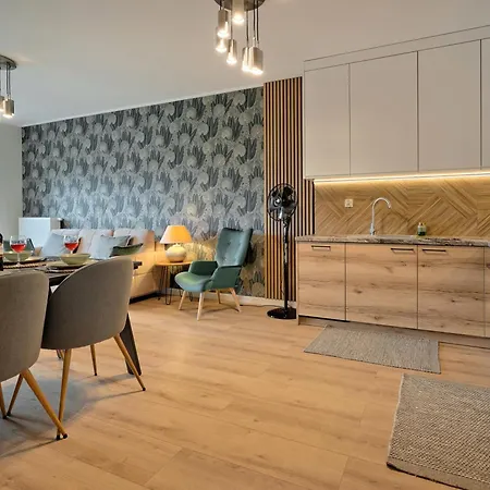 Stadium - Parking, Balcony - By Rentujemy דירה גדנסק