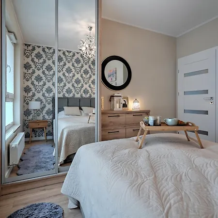 Stadium - Parking, Balcony - By Rentujemy דירה