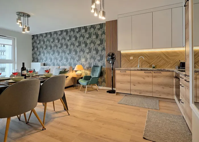 Stadium - Parking, Balcony - By Rentujemy Apartmán Gdaňsk